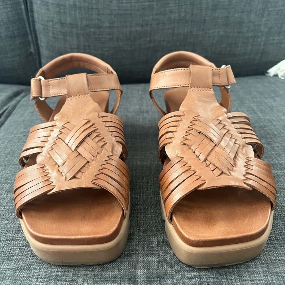 Bernardo Cora Sandals